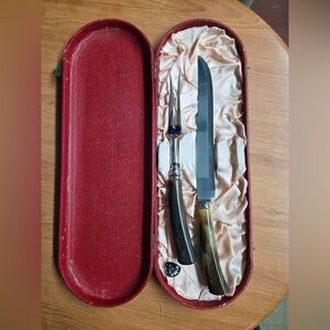 Vintage carving set